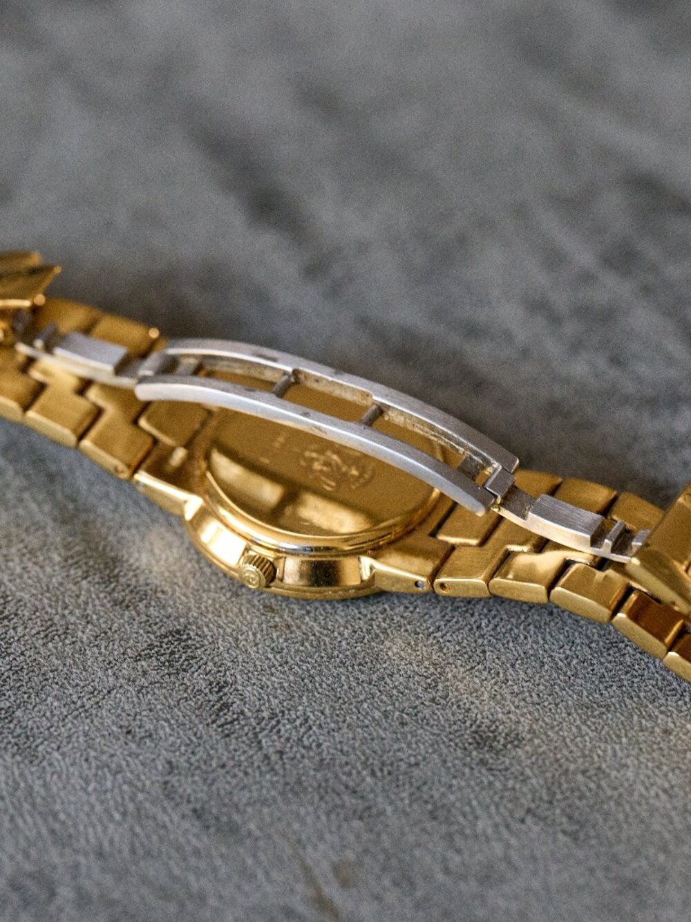 Gucci Ladies Quartz Watch 3300.2.L Gold Plated, 26mm Case, Swiss Made - Picture 10 of 12